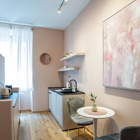 Center De Lux “ Zara “ Lägenhet Split