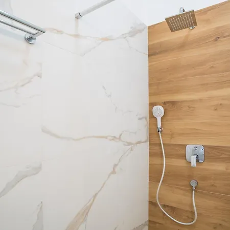 Center De Lux “ Zara “ Lägenhet *