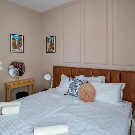 Center De Lux “ Zara “ Apartment *