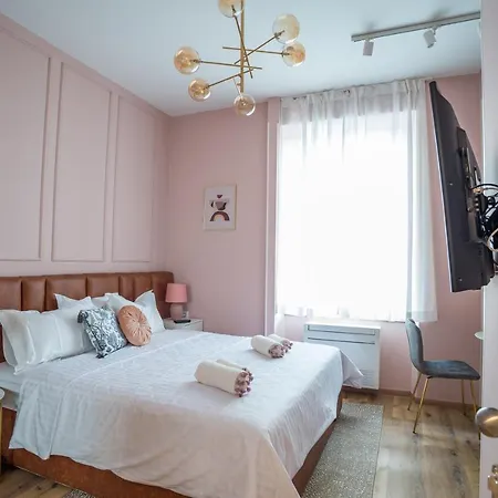 Center De Lux “ Zara “ * スプリト