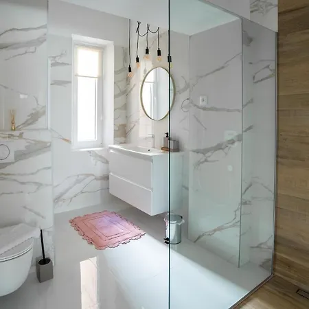 アパート Center De Lux “ Zara “ *