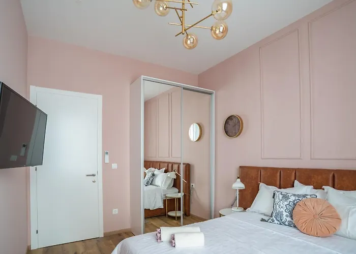 Center De Lux “ Zara “ * スプリト